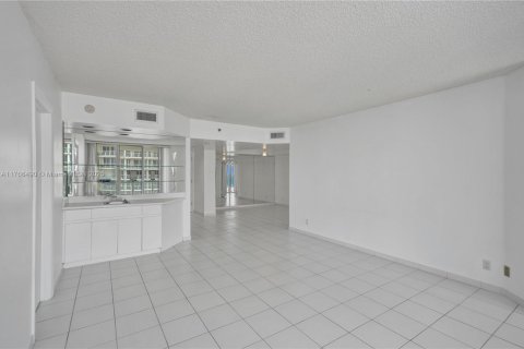 Condominio en venta en Sunny Isles Beach, Florida, 2 dormitorios, 135.64 m2 № 2034635 - foto 7