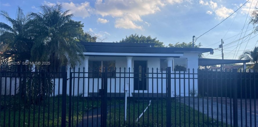 Дом в Майами, Флорида 1 спальня, 184.13м2 № 1992457