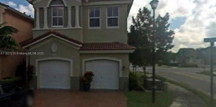 Casa en Doral, Florida 4 dormitorios, 202.9 m2 № 1804400