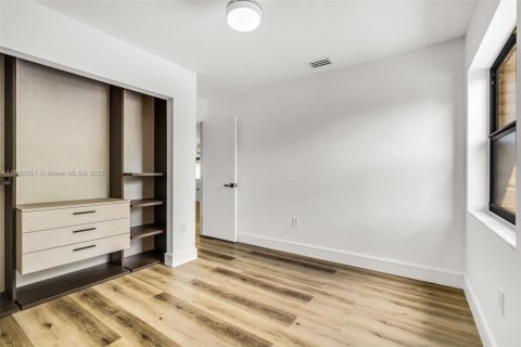 Купить виллу или дом в Майами, Флорида 3 спальни, 119.57м2, № 1946011 - фото 18