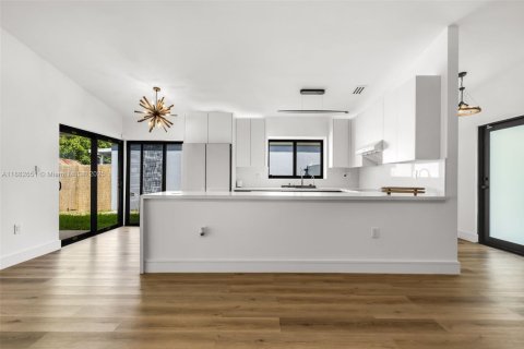 Купить виллу или дом в Майами, Флорида 3 спальни, 119.57м2, № 1946011 - фото 8