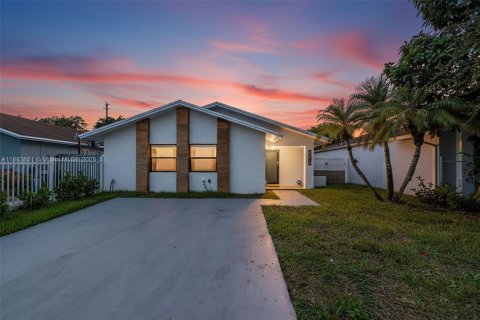 Купить виллу или дом в Майами, Флорида 3 спальни, 119.57м2, № 1946011 - фото 3