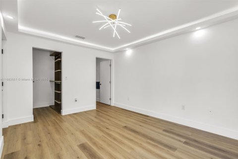 Купить виллу или дом в Майами, Флорида 3 спальни, 119.57м2, № 1946011 - фото 21