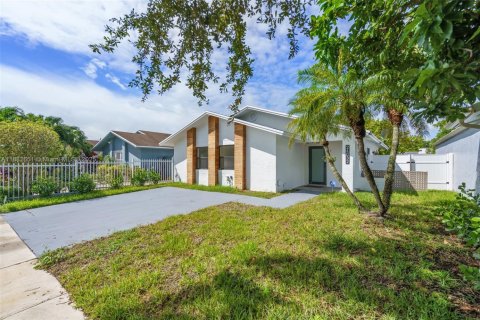 Купить виллу или дом в Майами, Флорида 3 спальни, 119.57м2, № 1946011 - фото 24