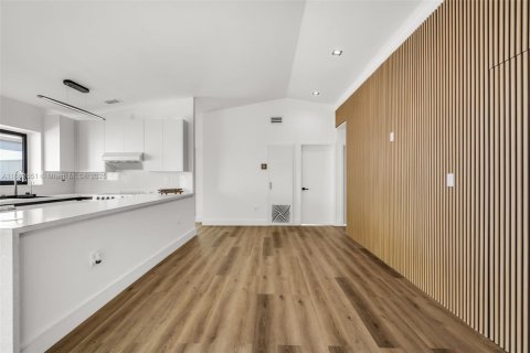 Купить виллу или дом в Майами, Флорида 3 спальни, 119.57м2, № 1946011 - фото 5