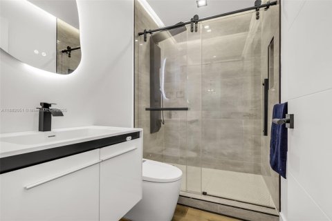 Купить виллу или дом в Майами, Флорида 3 спальни, 119.57м2, № 1946011 - фото 16