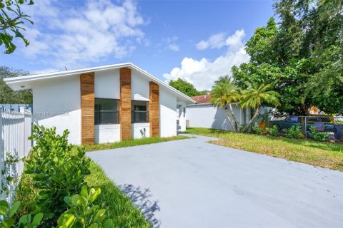 Купить виллу или дом в Майами, Флорида 3 спальни, 119.57м2, № 1946011 - фото 4