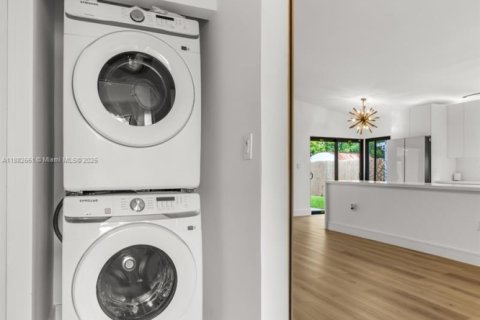 Купить виллу или дом в Майами, Флорида 3 спальни, 119.57м2, № 1946011 - фото 15