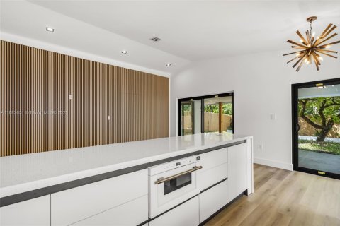 Купить виллу или дом в Майами, Флорида 3 спальни, 119.57м2, № 1946011 - фото 11