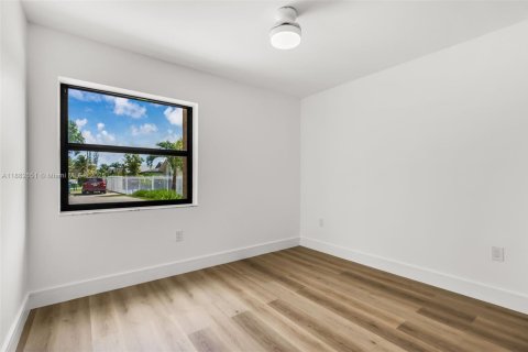 Купить виллу или дом в Майами, Флорида 3 спальни, 119.57м2, № 1946011 - фото 17