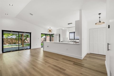 Купить виллу или дом в Майами, Флорида 3 спальни, 119.57м2, № 1946011 - фото 6