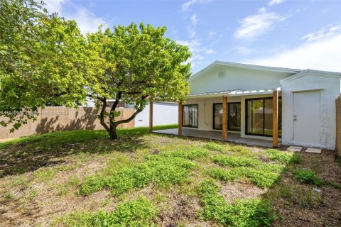 Купить виллу или дом в Майами, Флорида 3 спальни, 119.57м2, № 1946011 - фото 26