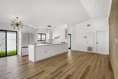 Купить виллу или дом в Майами, Флорида 3 спальни, 119.57м2, № 1946011 - фото 1