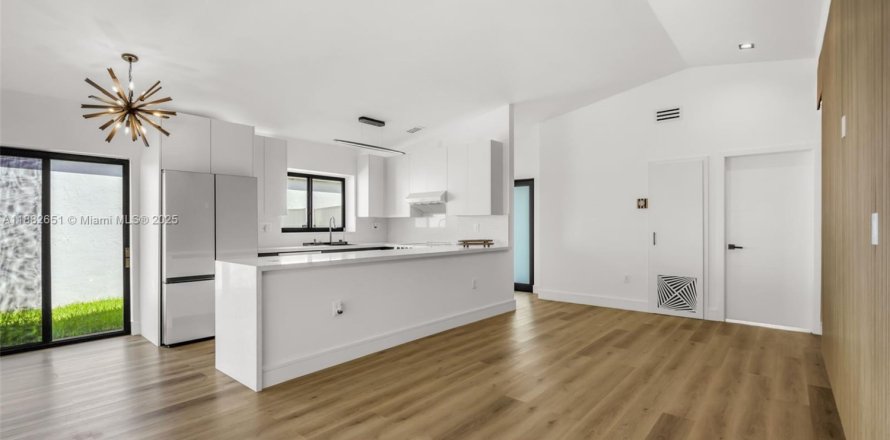 Дом в Майами, Флорида 3 спальни, 119.57м2 № 1946011