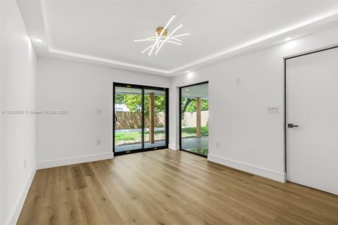 Купить виллу или дом в Майами, Флорида 3 спальни, 119.57м2, № 1946011 - фото 19