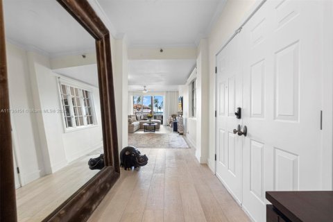 Copropriété à louer à Miami Beach, Floride: 3 chambres, 190.36 m2 № 1859297 - photo 23