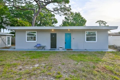 House in Largo, Florida 26.01 sq.m. № 2114659 - photo 2