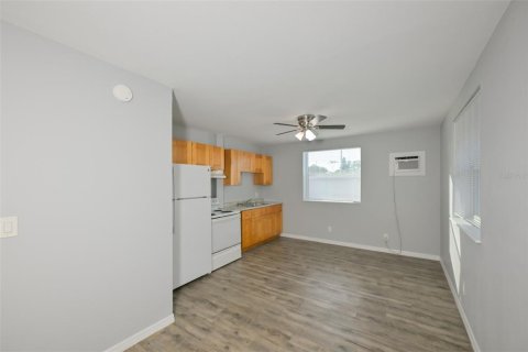 House in Largo, Florida 26.01 sq.m. № 2114659 - photo 5