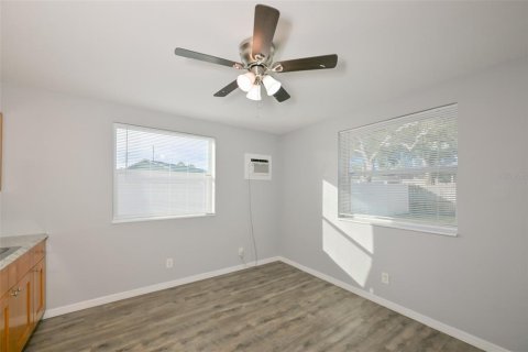 House in Largo, Florida 26.01 sq.m. № 2114659 - photo 8