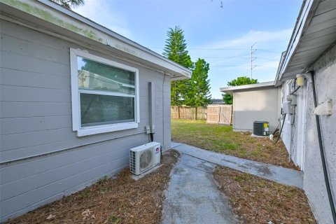 House in Largo, Florida 26.01 sq.m. № 2114659 - photo 16