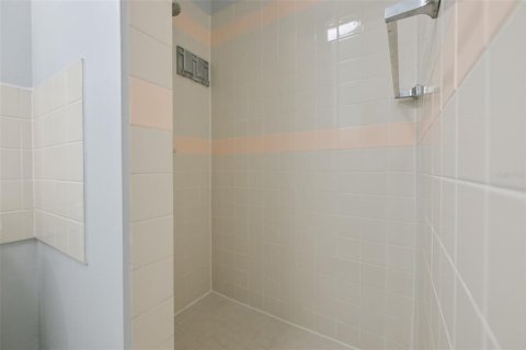 House in Largo, Florida 26.01 sq.m. № 2114659 - photo 15