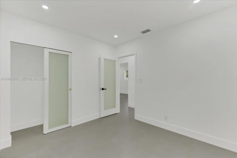 House in Miami Gardens, Florida 4 bedrooms, 171.96 sq.m. № 1999530 - photo 23