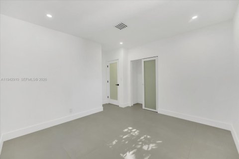 House in Miami Gardens, Florida 4 bedrooms, 171.96 sq.m. № 1999530 - photo 21