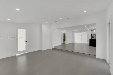 House in Miami Gardens, Florida 4 bedrooms, 171.96 sq.m. № 1999530 - photo 9