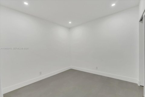 House in Miami Gardens, Florida 4 bedrooms, 171.96 sq.m. № 1999530 - photo 22