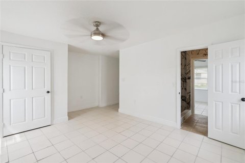Propiedad comercial en venta en Orlando, Florida, 6 dormitorios, 178.09 m2 № 2398391 - foto 21