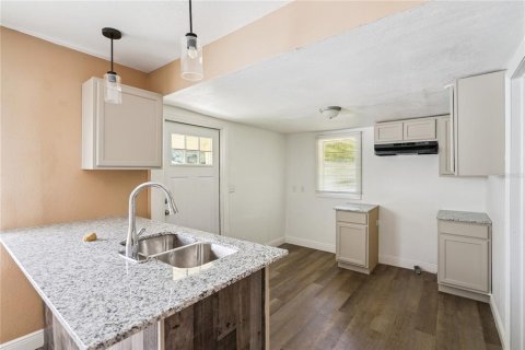 Propiedad comercial en venta en Orlando, Florida, 6 dormitorios, 178.09 m2 № 2398391 - foto 11