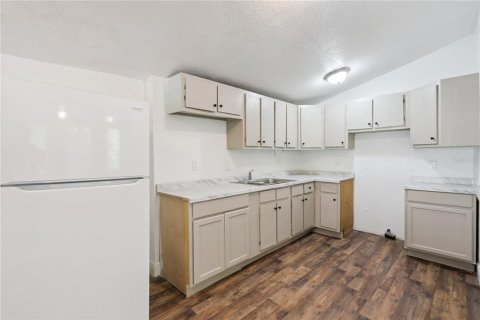 Propiedad comercial en venta en Orlando, Florida, 6 dormitorios, 178.09 m2 № 2398391 - foto 13