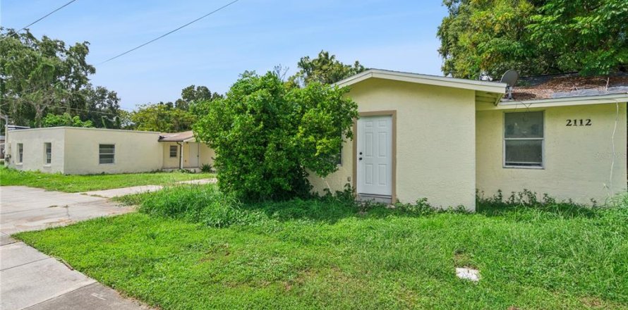 Propiedad comercial en Orlando, Florida 6 dormitorios, 178.09 m2 № 2398391