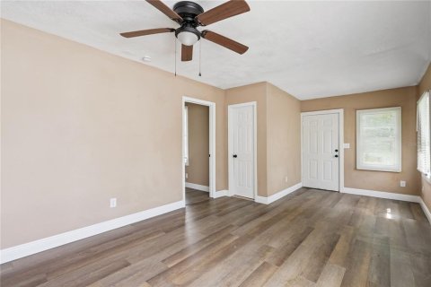 Propiedad comercial en venta en Orlando, Florida, 6 dormitorios, 178.09 m2 № 2398391 - foto 7
