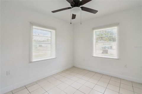 Propiedad comercial en venta en Orlando, Florida, 6 dormitorios, 178.09 m2 № 2398391 - foto 24