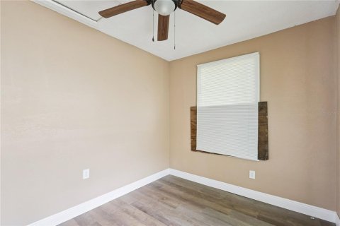 Propiedad comercial en venta en Orlando, Florida, 6 dormitorios, 178.09 m2 № 2398391 - foto 28