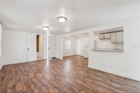 Propiedad comercial en venta en Orlando, Florida, 6 dormitorios, 178.09 m2 № 2398391 - foto 17