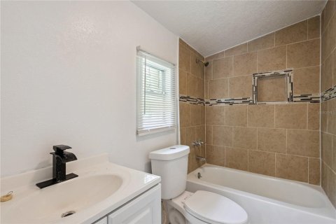 Propiedad comercial en venta en Orlando, Florida, 6 dormitorios, 178.09 m2 № 2398391 - foto 30