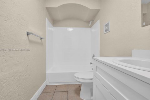 Copropriété à louer à Palmetto Bay, Floride: 2 chambres, 74.41 m2 № 1881883 - photo 17