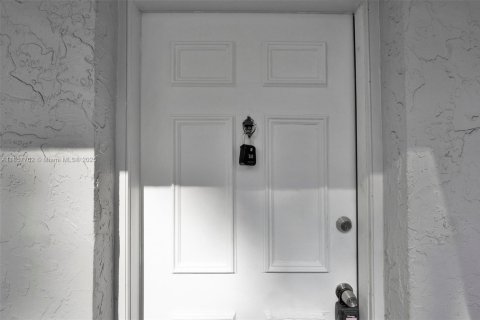 Copropriété à louer à Palmetto Bay, Floride: 2 chambres, 74.41 m2 № 1881883 - photo 4