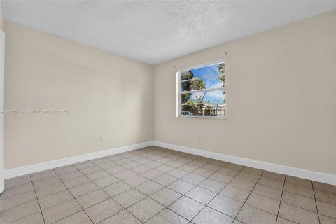 Copropriété à louer à Palmetto Bay, Floride: 2 chambres, 74.41 m2 № 1881883 - photo 11