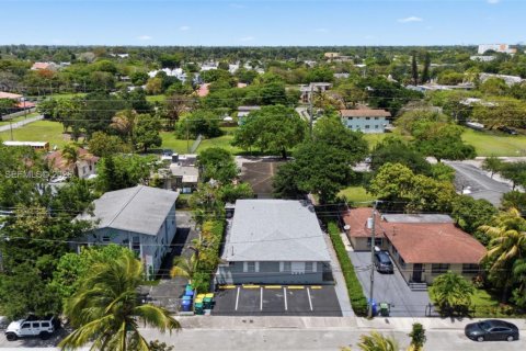 Villa ou maison à louer à Miami, Floride: 1 chambre, 50.35 m2 № 2252552 - photo 11