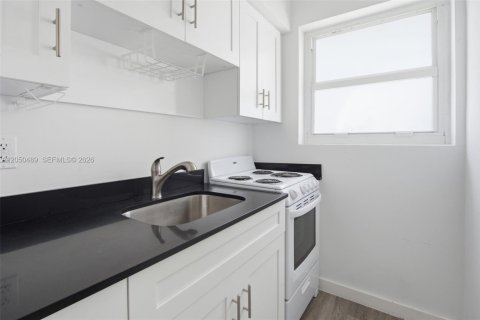 Villa ou maison à louer à Miami, Floride: 1 chambre, 50.35 m2 № 2252552 - photo 4