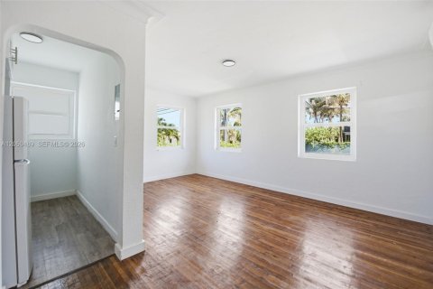 Villa ou maison à louer à Miami, Floride: 1 chambre, 50.35 m2 № 2252552 - photo 3