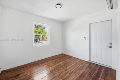 Villa ou maison à louer à Miami, Floride: 1 chambre, 50.35 m2 № 2252552 - photo 5