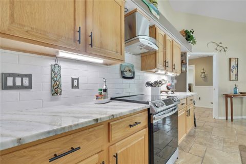 House in Homosassa, Florida 4 bedrooms, 205.78 sq.m. № 2156966 - photo 13