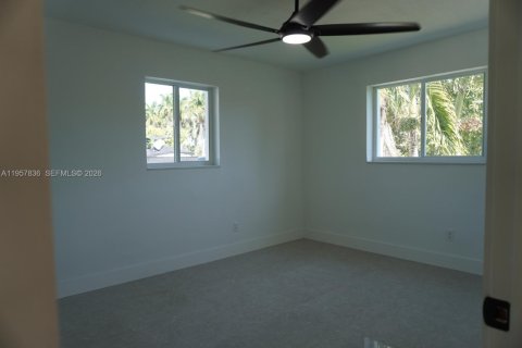 House in Homestead, Florida 4 bedrooms, 155.15 sq.m. № 2011679 - photo 15
