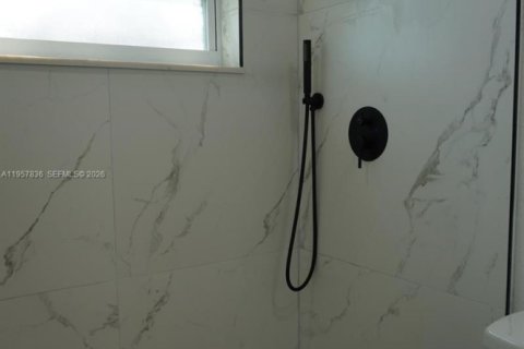 House in Homestead, Florida 4 bedrooms, 155.15 sq.m. № 2011679 - photo 23