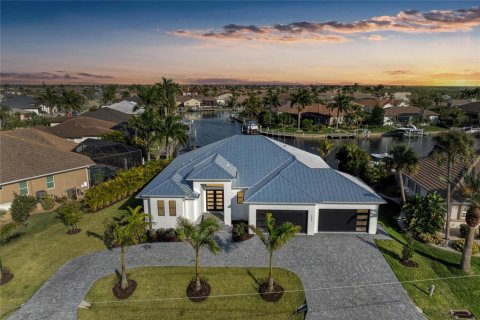 Villa ou maison à Punta Gorda, Floride 4 chambres, 242.1 m2 № 2142231