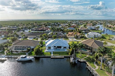 Villa ou maison à vendre à Punta Gorda, Floride: 4 chambres, 242.1 m2 № 2142231 - photo 7